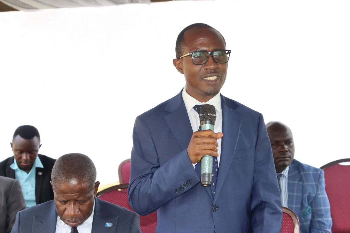 📸 Owek. Joseph Kawuki addressing residents in Kawolo, Kyaggwe 📸 Owek. Joseph Kawuki addressing residents in Kawolo, Kyaggwe